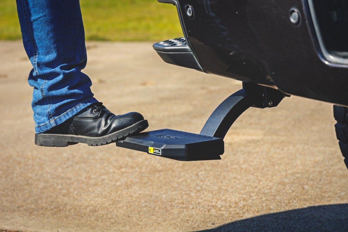 GMC Sierra 2500 HD Retractable Bed Step - Rough Country - Manual, Retractable, 5-Inch Drop - '15-'19